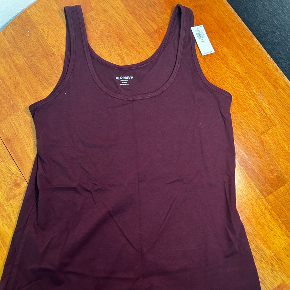 Brand new (with tag) Old Navy Maroon tank top